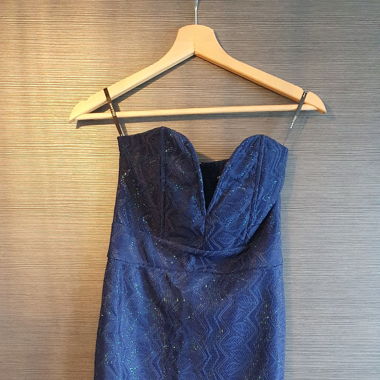 Robe bleu pailletée 