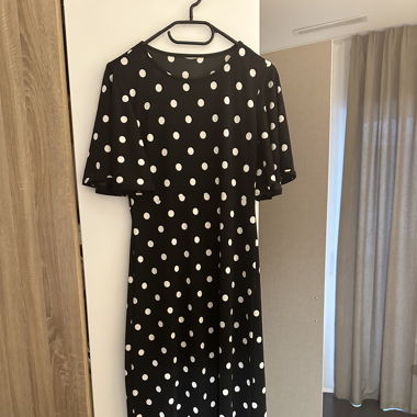 Kleid mit Punkten