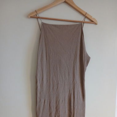 Sommerkleid mit rückenauschnitt