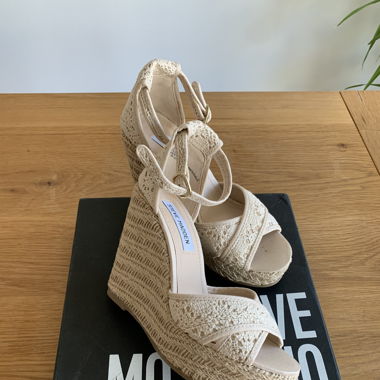 Vend très belle sandales compensées Femme