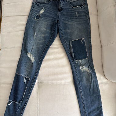 Jeans Distressed con Patch