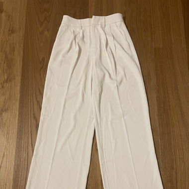 2x Anzugshosen hell/dunkel, Neu