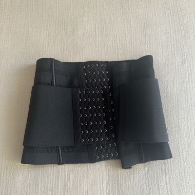 Schwarz formender Taillengürtel