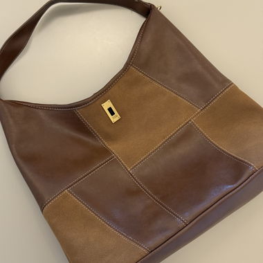 Braune Schultertasche