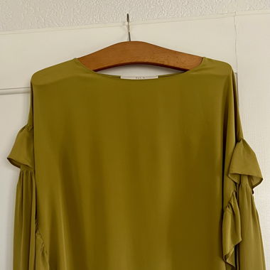 Seidenbluse mit Rüschen