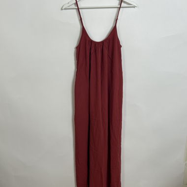 Abito rosso con spalline sottili