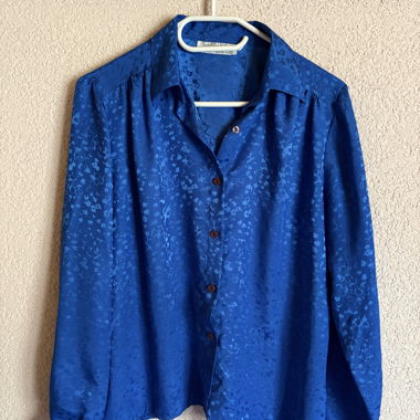 Blaues Hemd