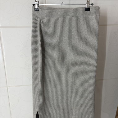 Grauer BOSS Strickrock, gerippt