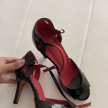 Dancing shoes 