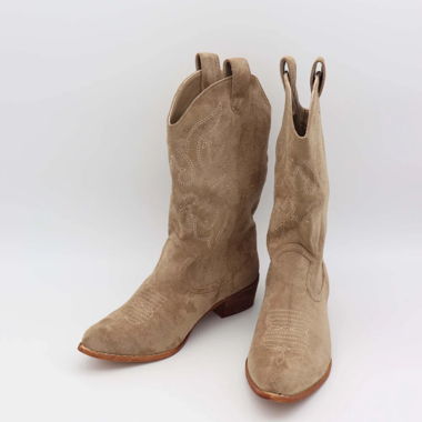 Cowboy Boots in beige