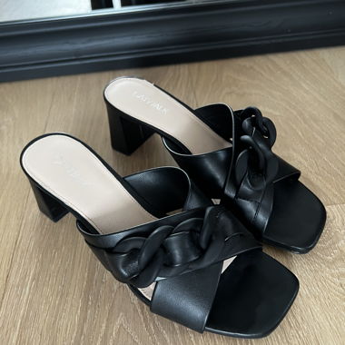 Sandalen mit Absatz