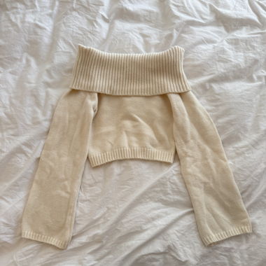Maglione corto beige off-shoulder cropped