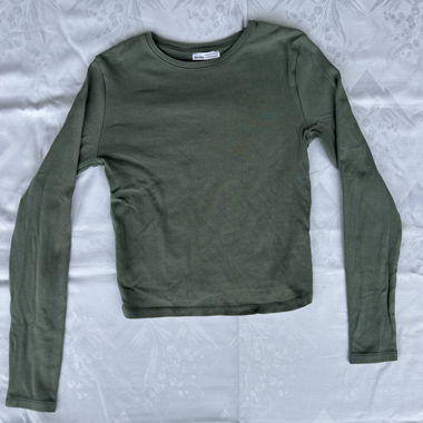 T-shirt manches longues Bershka vert olive