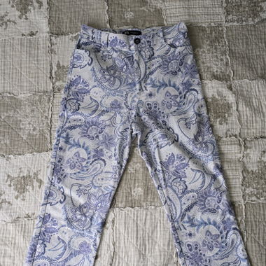 Pantalon avec des motifs