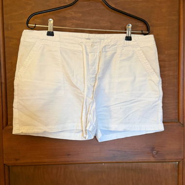 short en lin blanc taille basse 