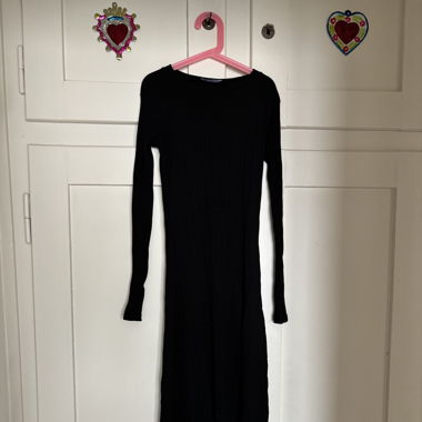 black dress