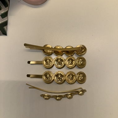 Gold-tone hair clips set