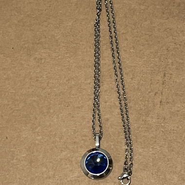 Neue Swarovski Kette mit Anhänger 