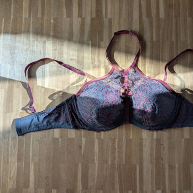Spitzen BH grau rot Hunkemöller