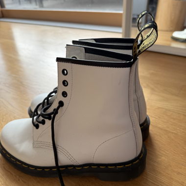 DocMartens weiss