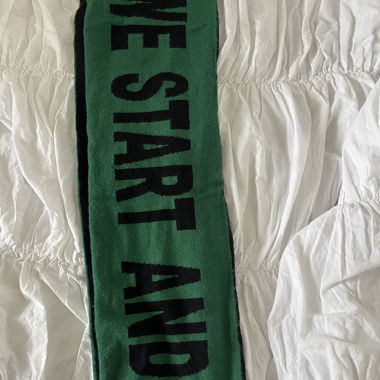 la fam scarf