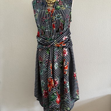 Derhy Blumen-Kleid mit Streifen T/ L asymmetrischer Rock