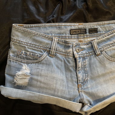 low-rise shorts, ONLY 2000s