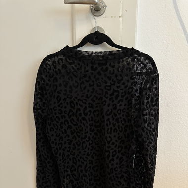 dursichtiges Leoprint longsleeve