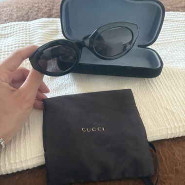 Lunettes de soleil Gucci noires