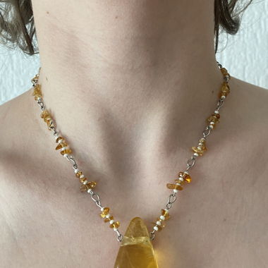 Selbstgemachte Halskette Orangencalcit