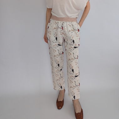 Hose mit Vogel-Print Gr.S