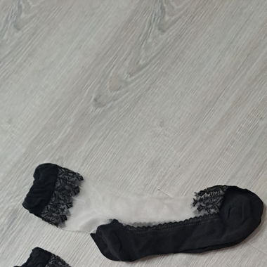2 paires de chaussettes transparente et brodées