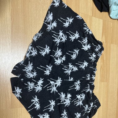 Kurze schwarze hose