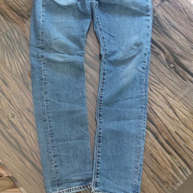 Levis