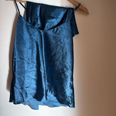 Completo pigiama in raso blu con shorts