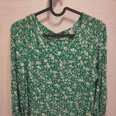 Frühlingshafte Bluse grün gemustert Gr. 36/38