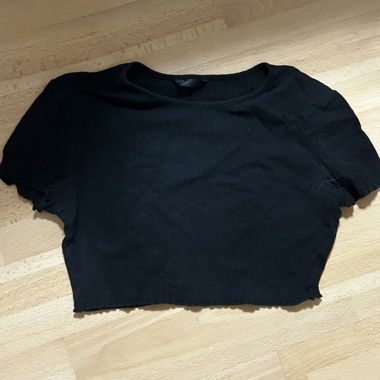 Black crop top