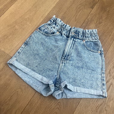 Shorts mit hoher Taille