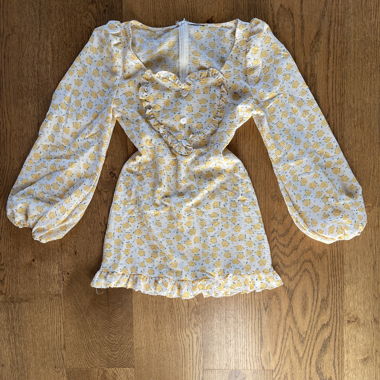Robe cœur manches bouffantes