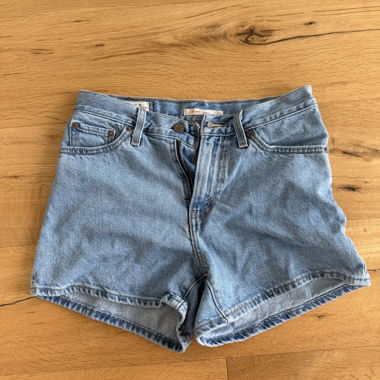 Short en jean Levi's style mom années 80