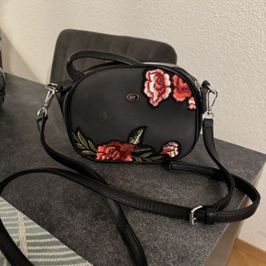 David Jones Tasche
