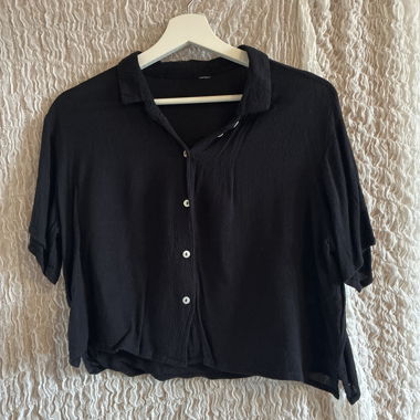 Black cropped blouse