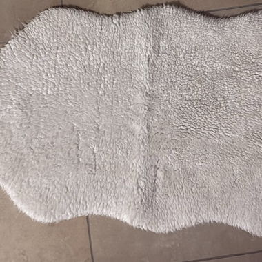 Piccolo tappeto bianco
