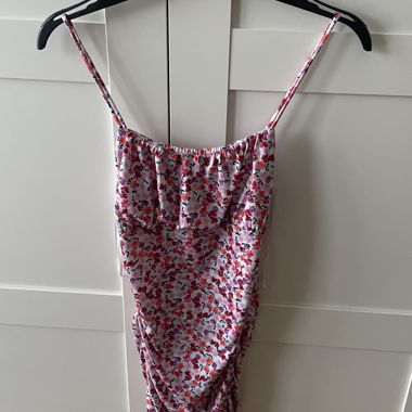 Kleid mit Blümchen