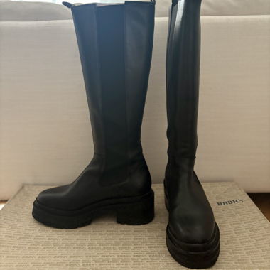 Black Knee-High Boots – Like New