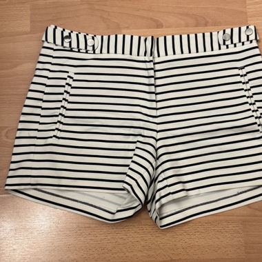 Short Zara, size M, like new
