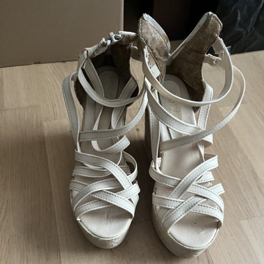 Keilabsatz Sandalen 