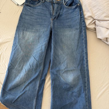 Blaue Jeanshose
