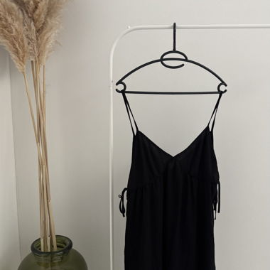 Schwarzes luftiges Kleid