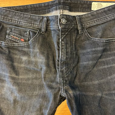 *DIESEL JEANS* LIKE NEW Size W32-L34